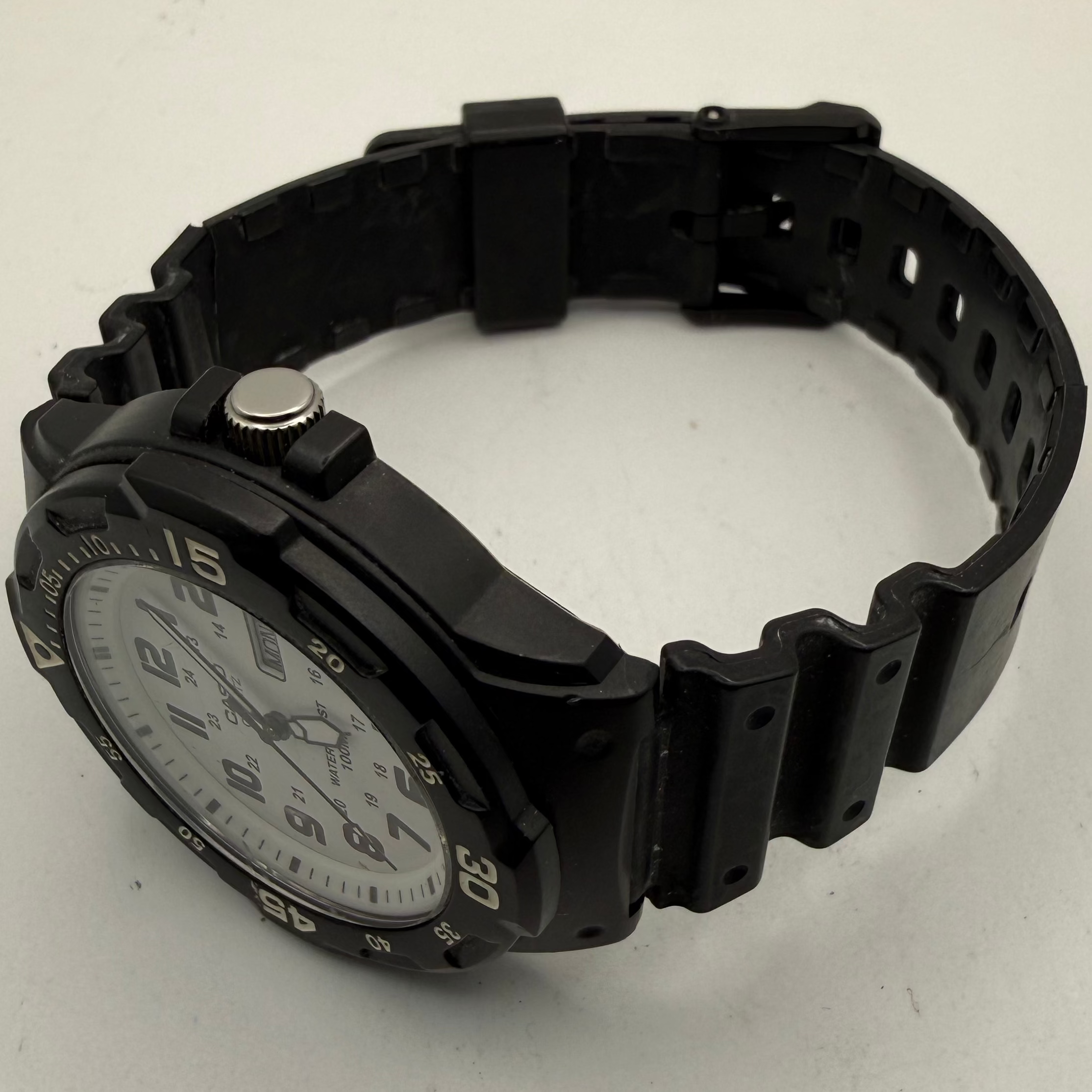 Casio MRW-200H White Dial 100M Men’s Watch (Fully Tested and Working)- £35.00