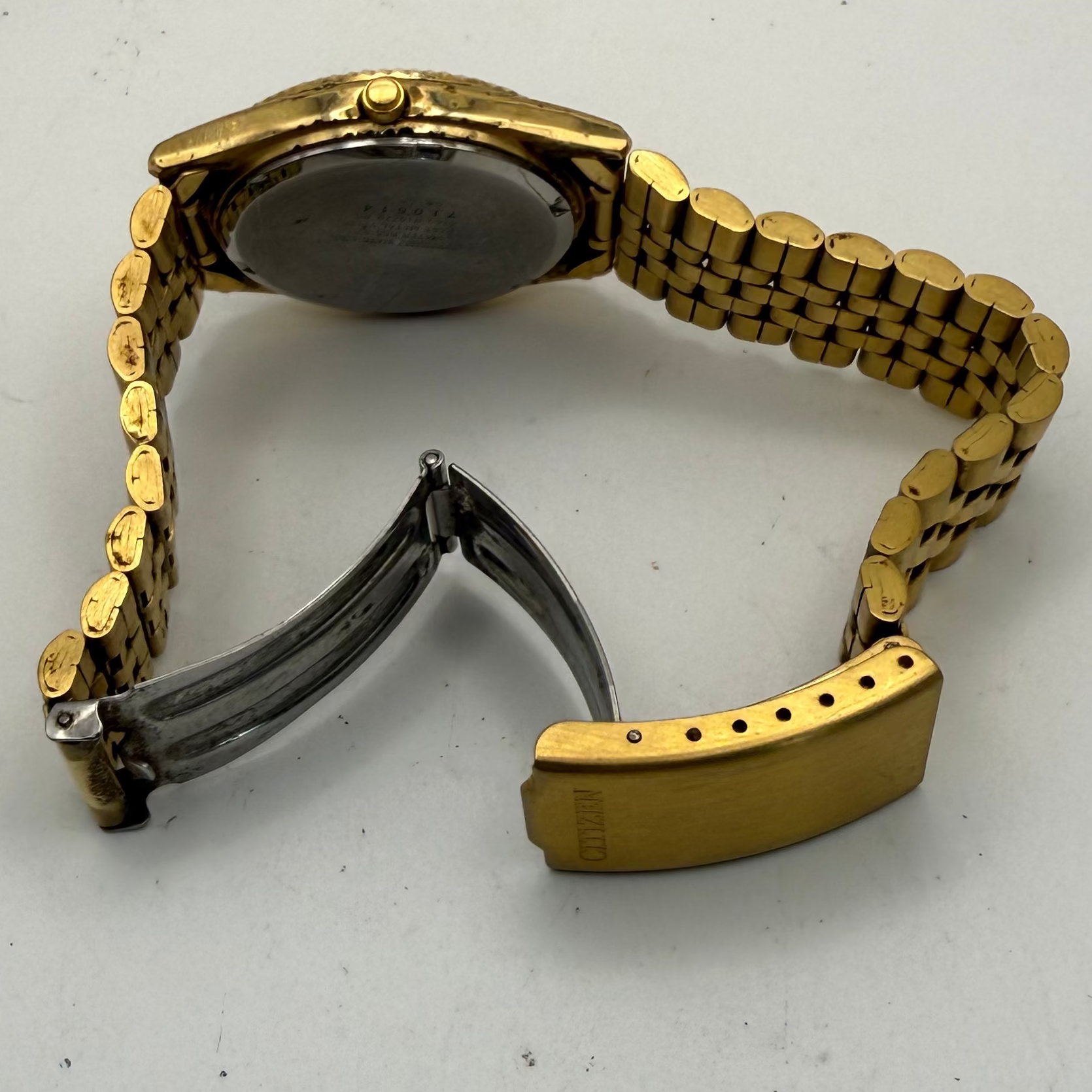 Citizen Quartz Day-Date Gold Tone Watch (Fully Tested and Working)- £75.00