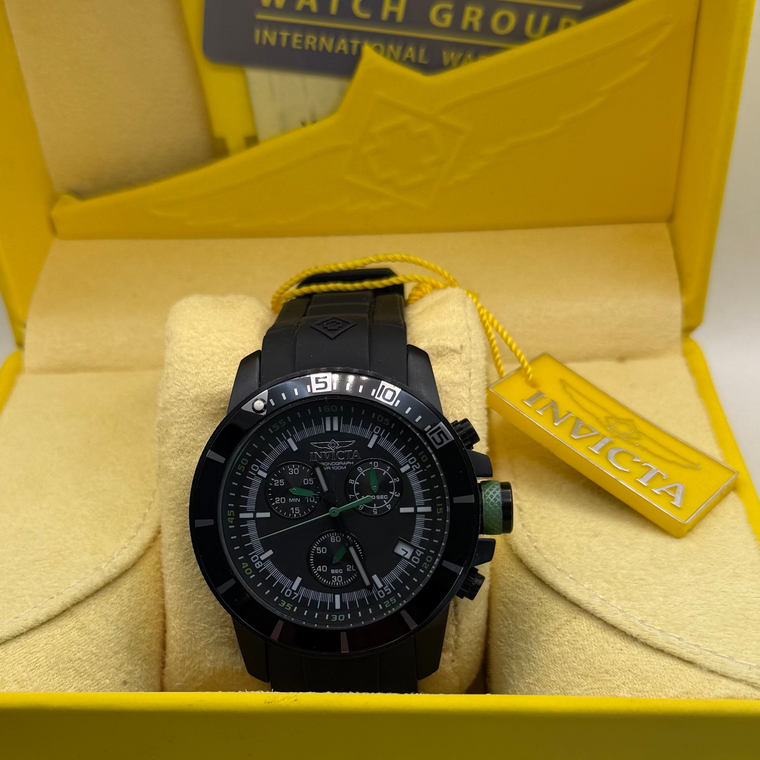 Invicta Pro Diver Chronograph XL 50.5mm Black & Green – Model 18935 – Pre-Owned- £70.00