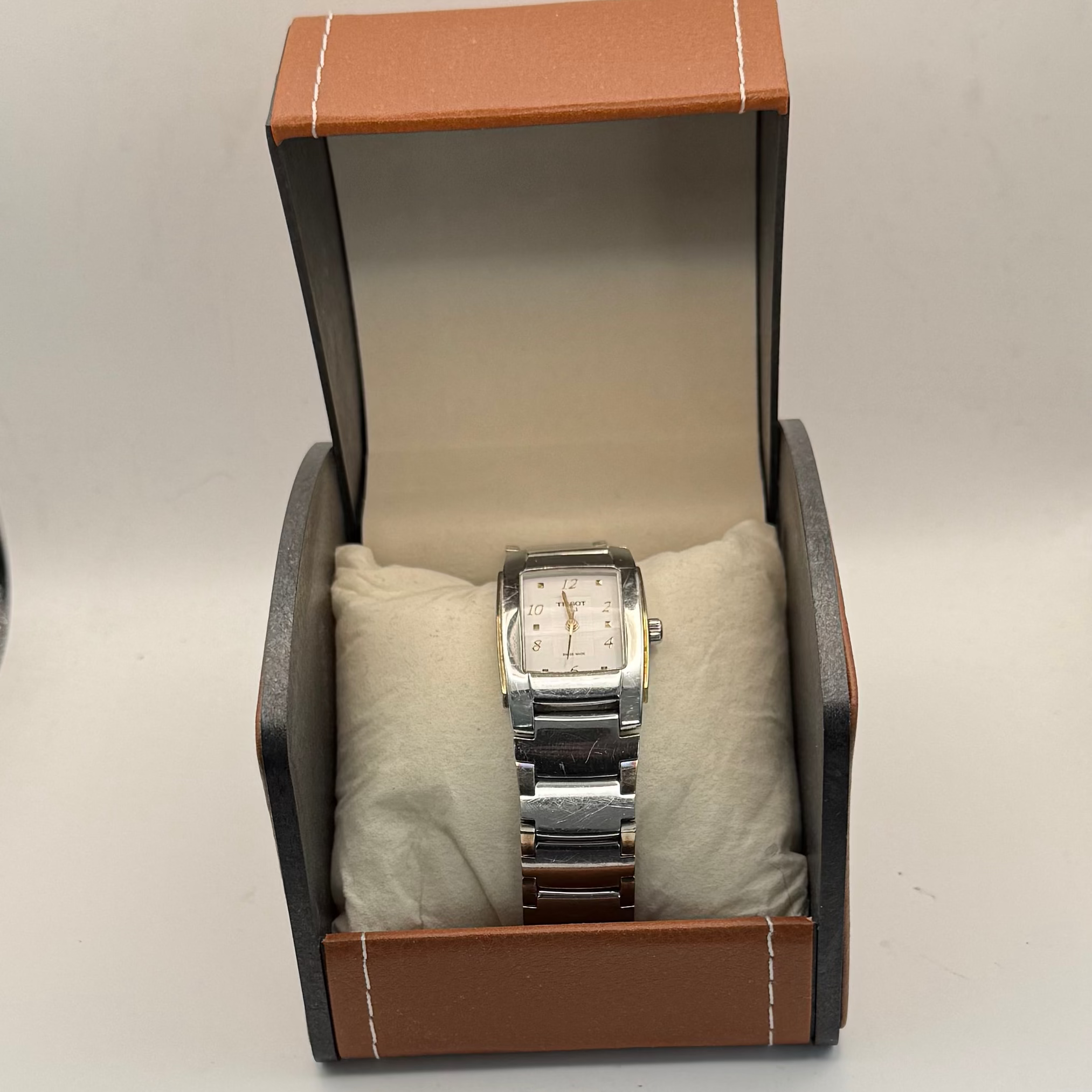 Tissot Ladies Dress Watch T10.1.585.53 Swiss Made – Stunning Pre-Loved Example- £140.00