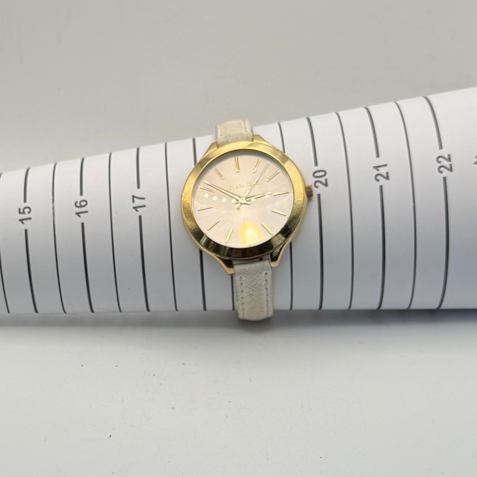 Michael Kors MK-2273 Gold Tone Ladies Watch 38mm White Leather Strap (Fully Tested and Working)- £65.00