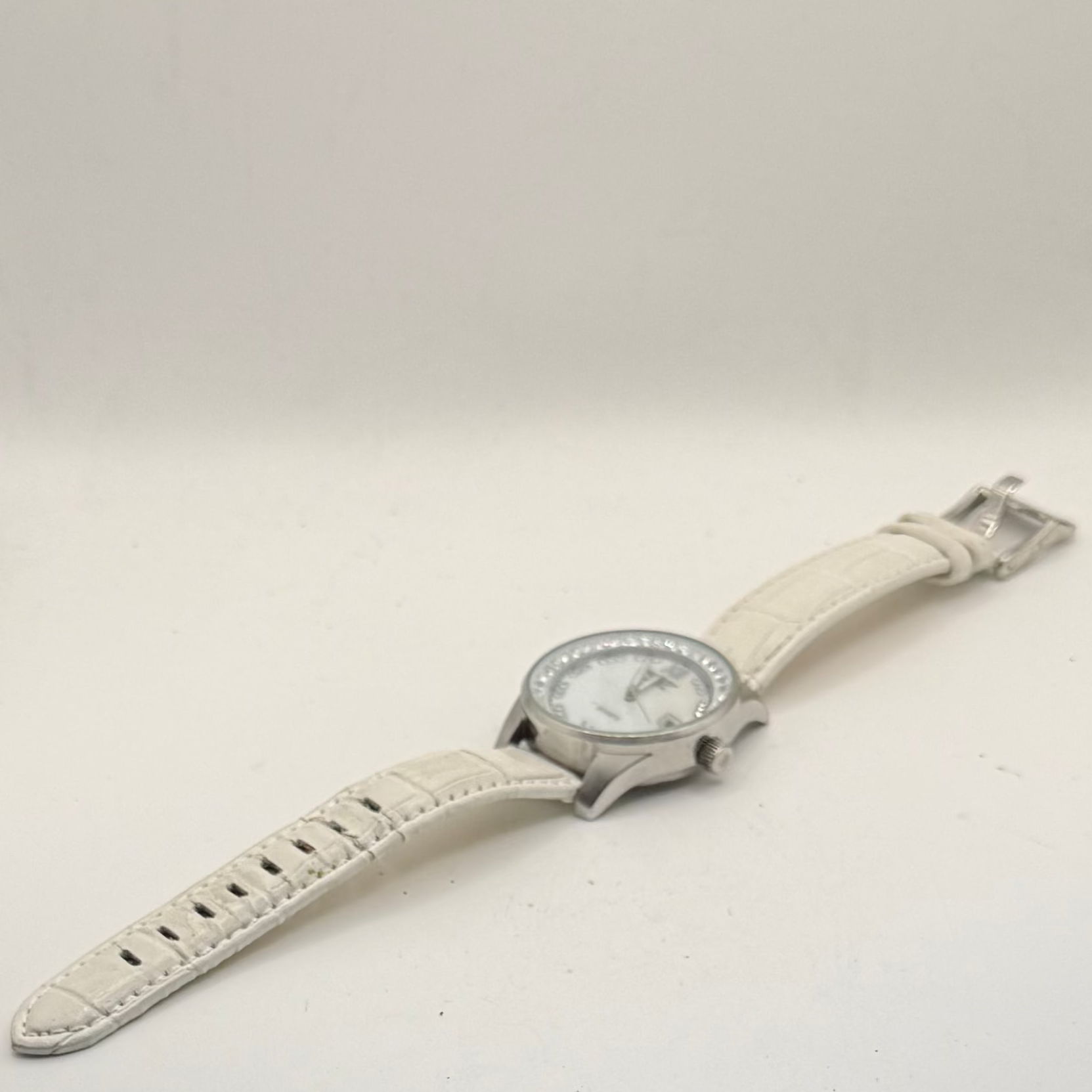 Aviator Traveller Collection AVW1719L57 Ladies Watch 41mm White Strap Date Display (Fully Tested and Working)- £40.00