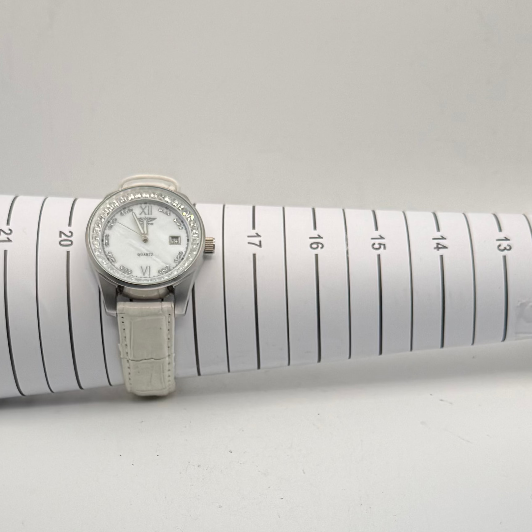 Aviator Traveller Collection AVW1719L57 Ladies Watch 41mm White Strap Date Display (Fully Tested and Working)- £40.00