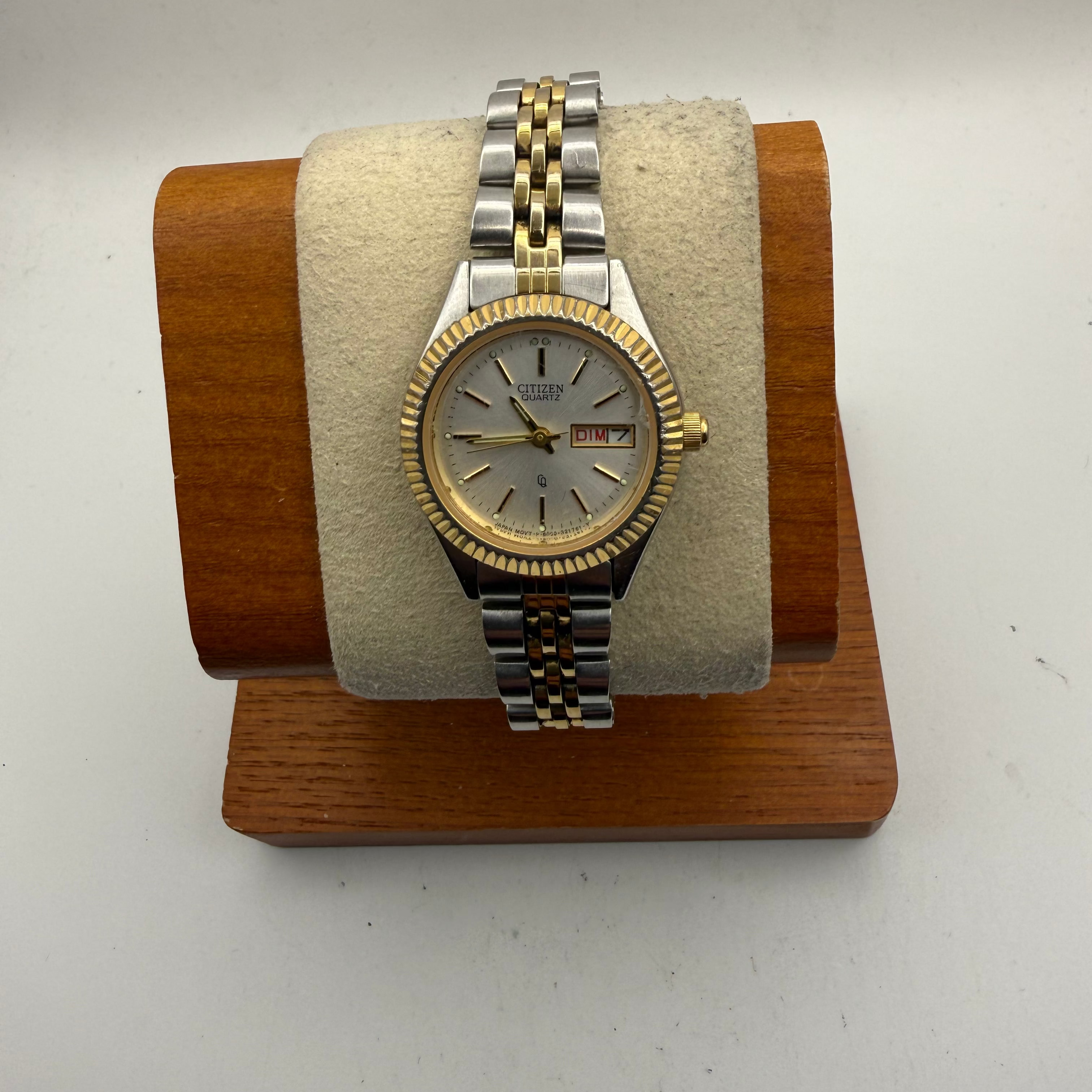 Citizen Quartz Two Tone Ladies Day Date Watch 5500-R00418- £35.00