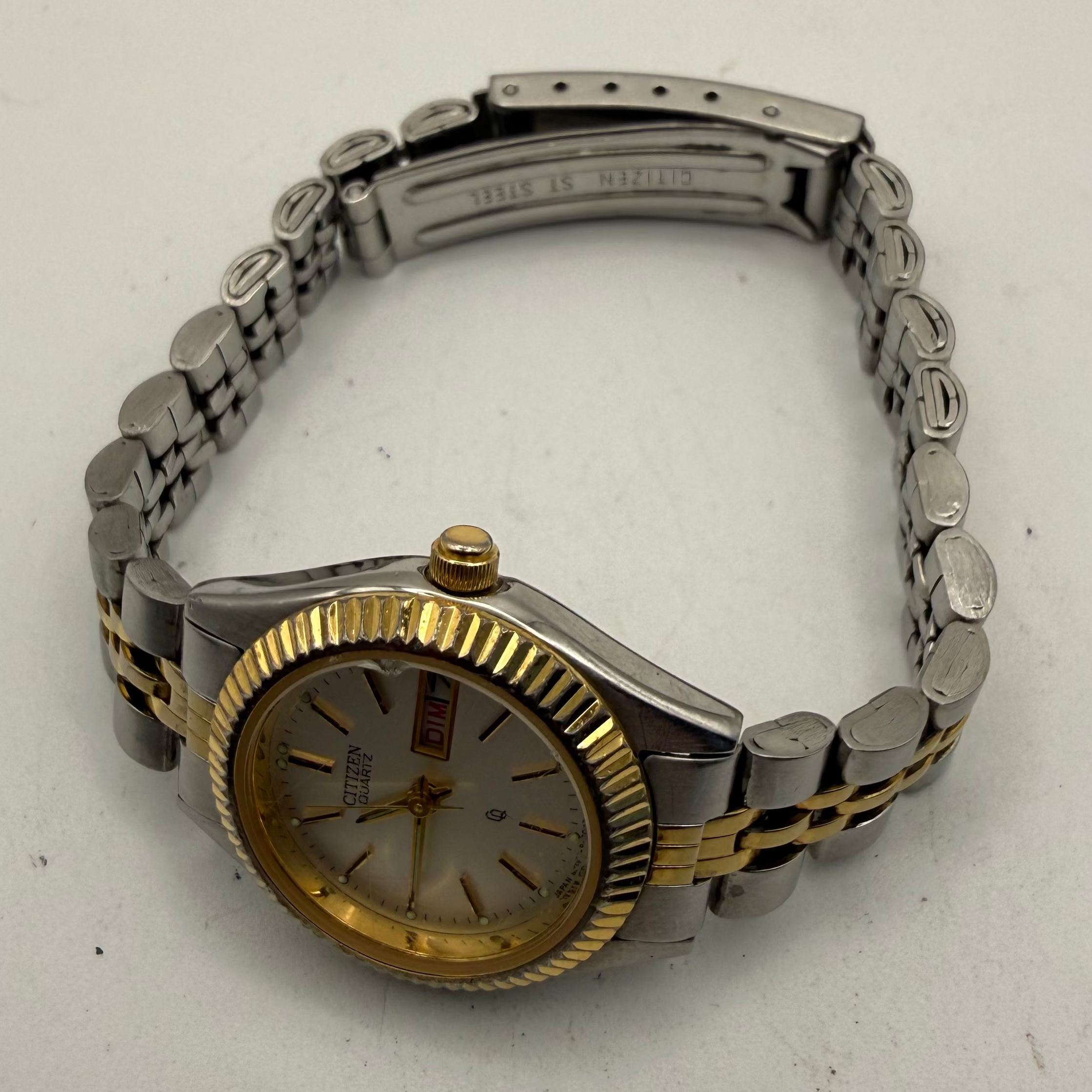 Citizen Quartz Two Tone Ladies Day Date Watch 5500-R00418- £35.00