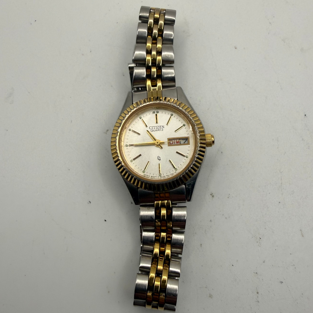 Citizen Quartz Two Tone Ladies Day Date Watch 5500-R00418- £35.00