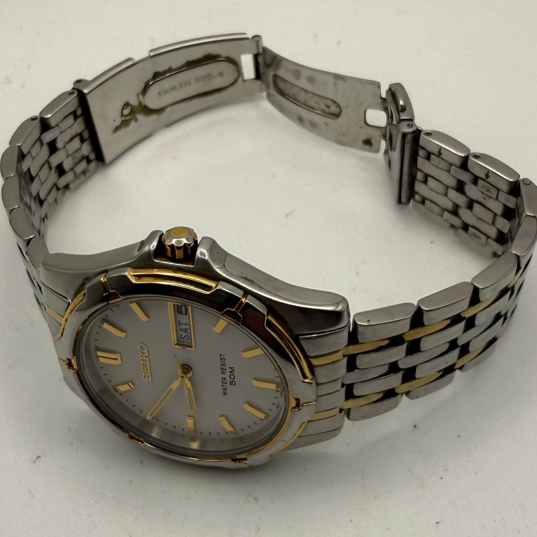 Seiko V743-8B29 Two Tone Day Date Quartz Watch – Circa May 2000- £75.00
