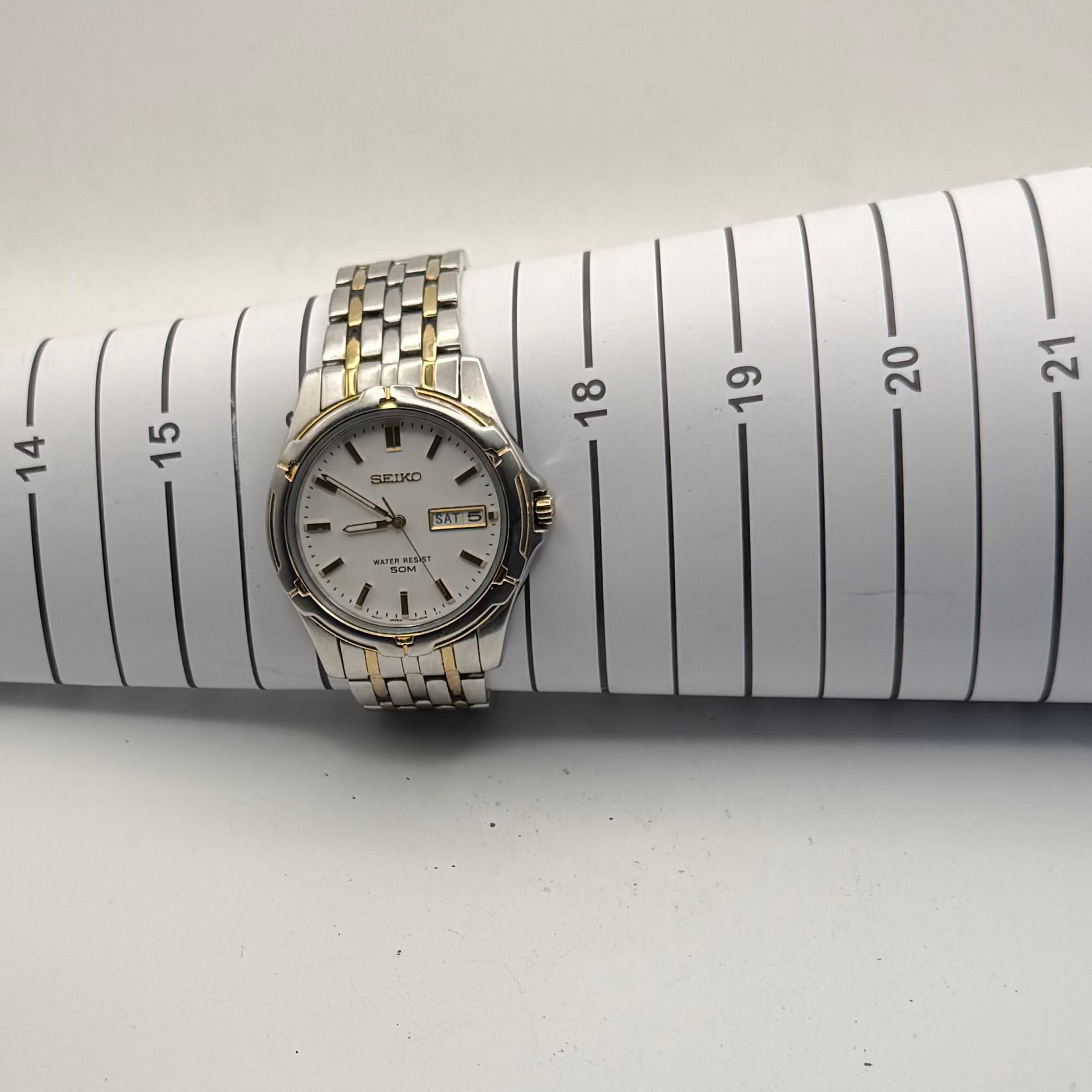 Seiko V743-8B29 Two Tone Day Date Quartz Watch – Circa May 2000- £75.00