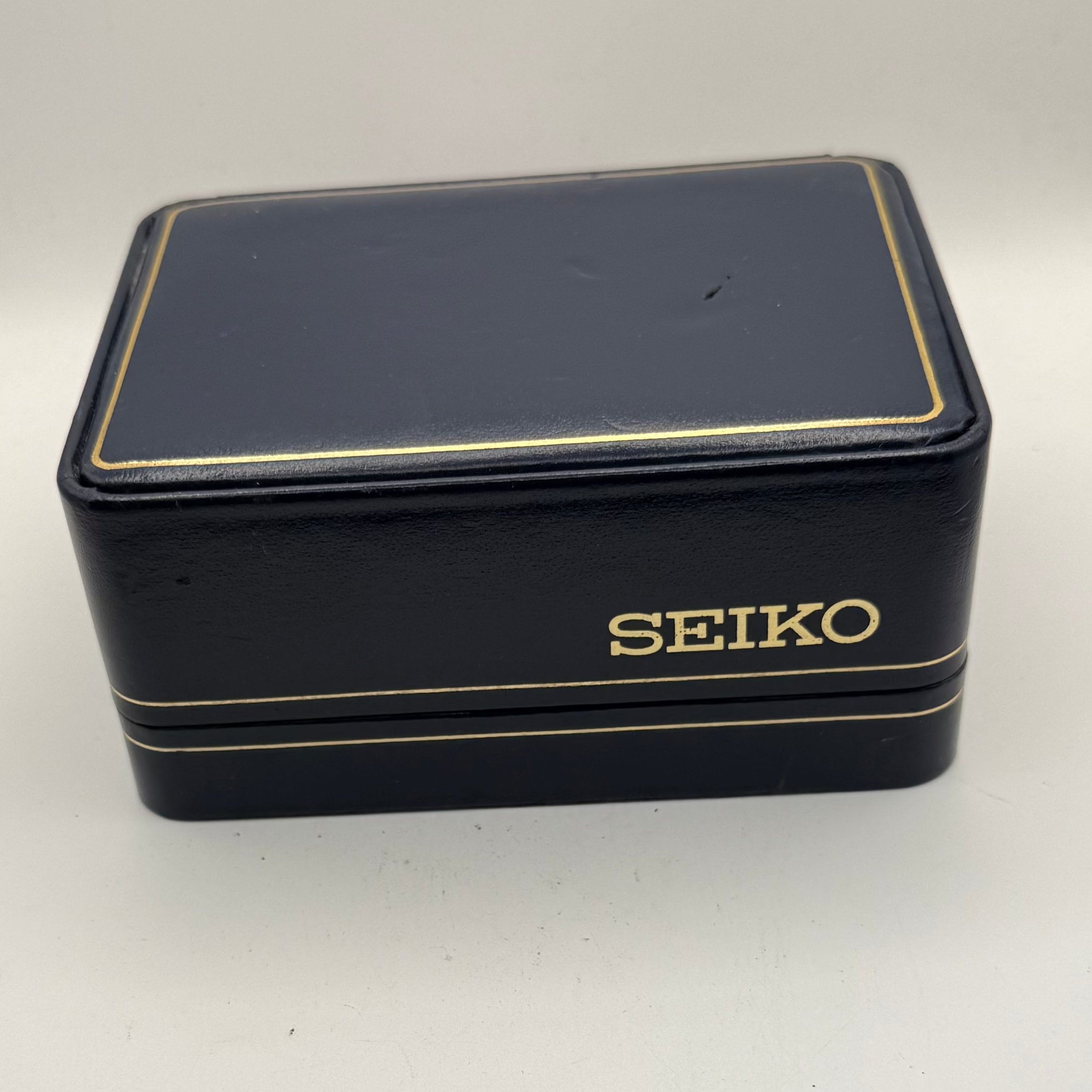 Vintage Seiko Quartz Dress Watch V700-6K30 Gold Tone Roman Dial- £65.00