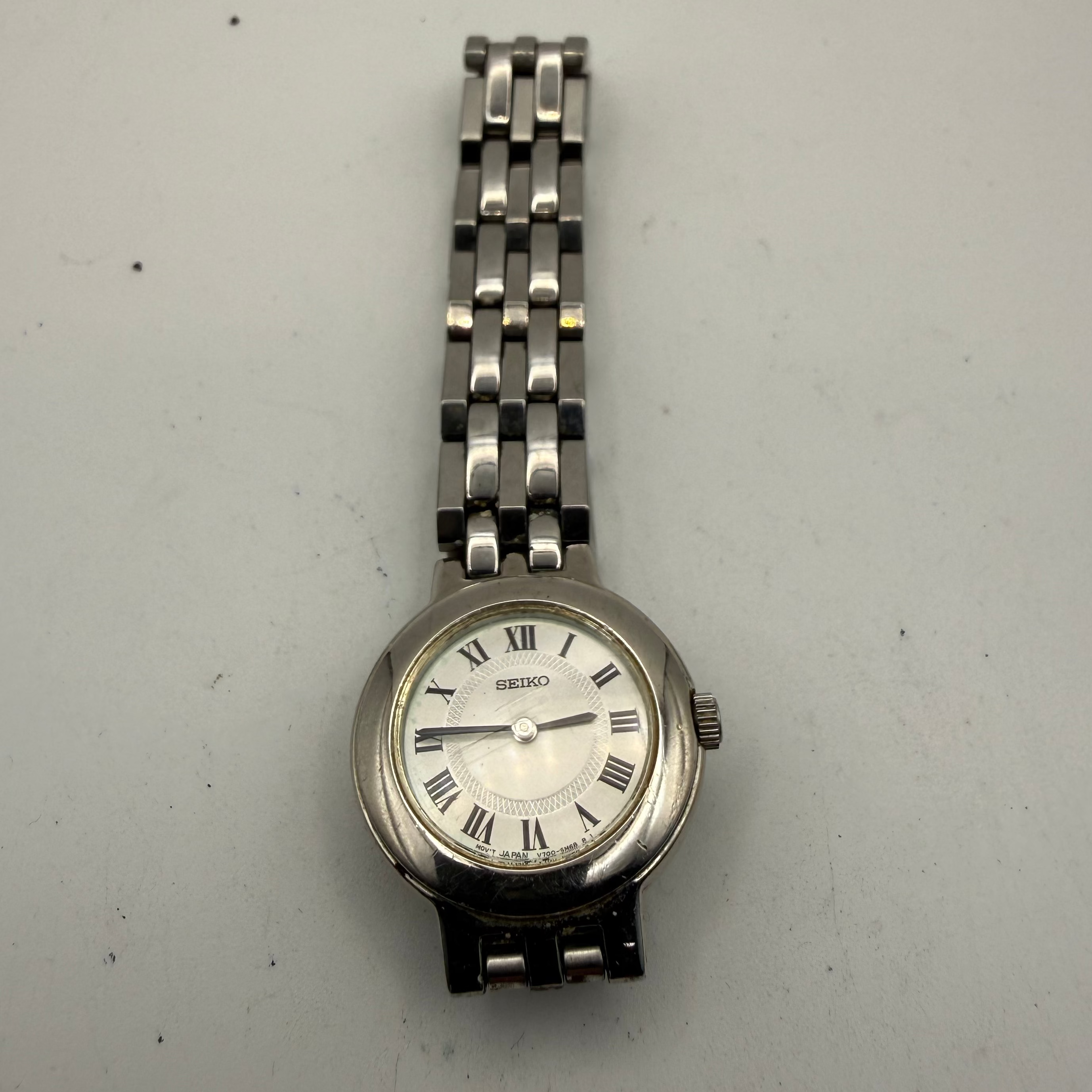 Seiko Ladies Quartz Dress Watch V700-6K80- £50.00