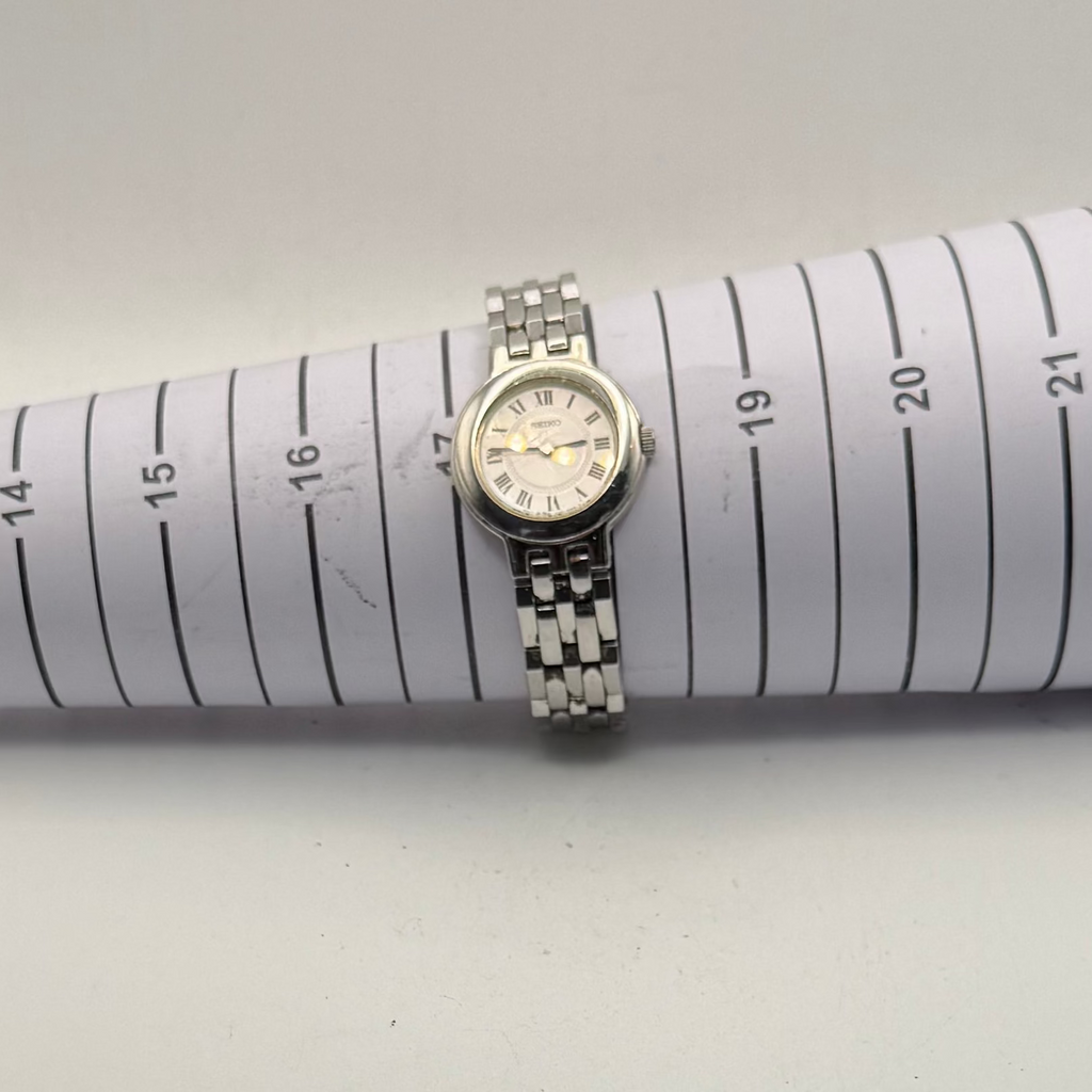 Seiko Ladies Quartz Dress Watch V700-6K80- £50.00