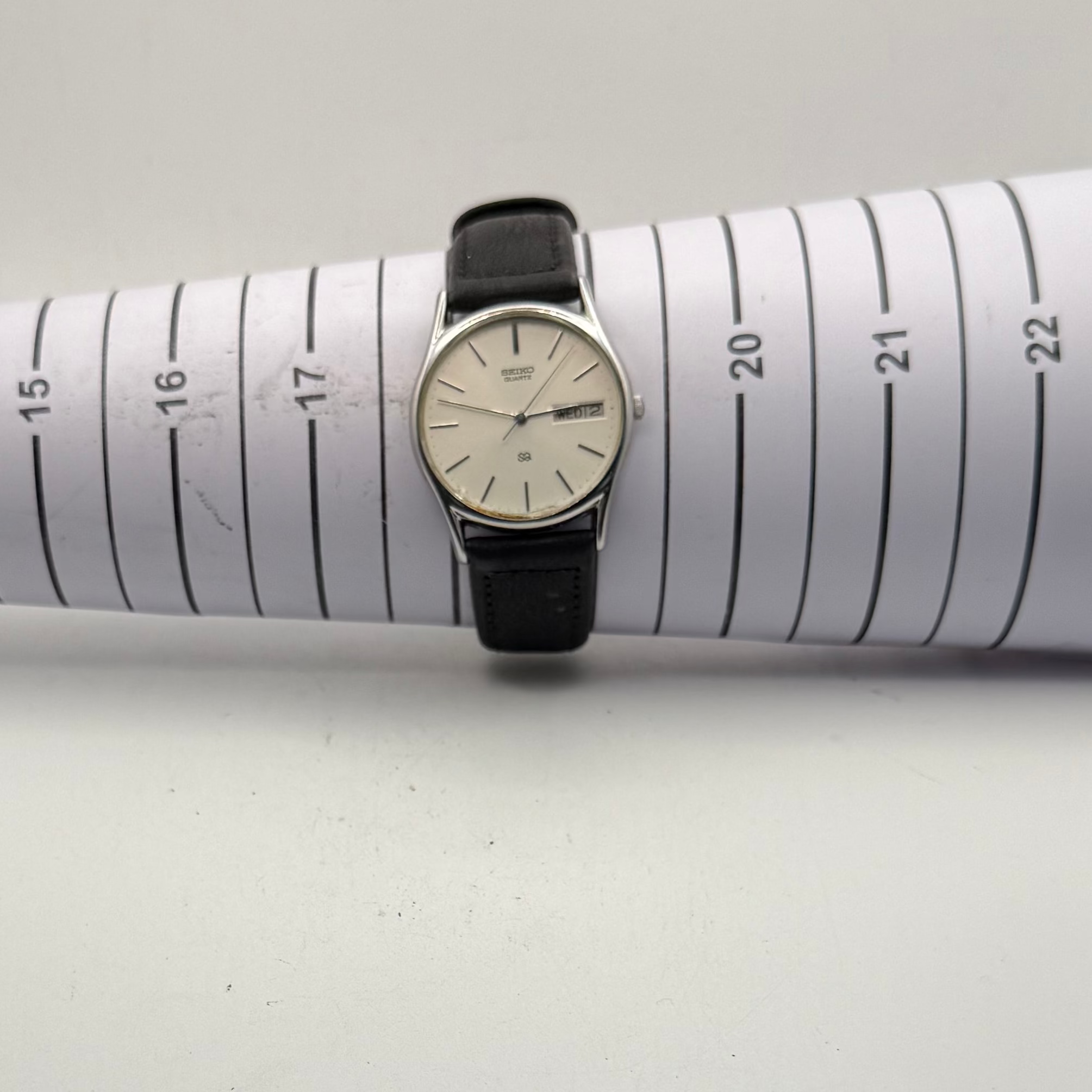 Vintage Seiko Quartz Day Date 7123-7090 Watch- £50.00