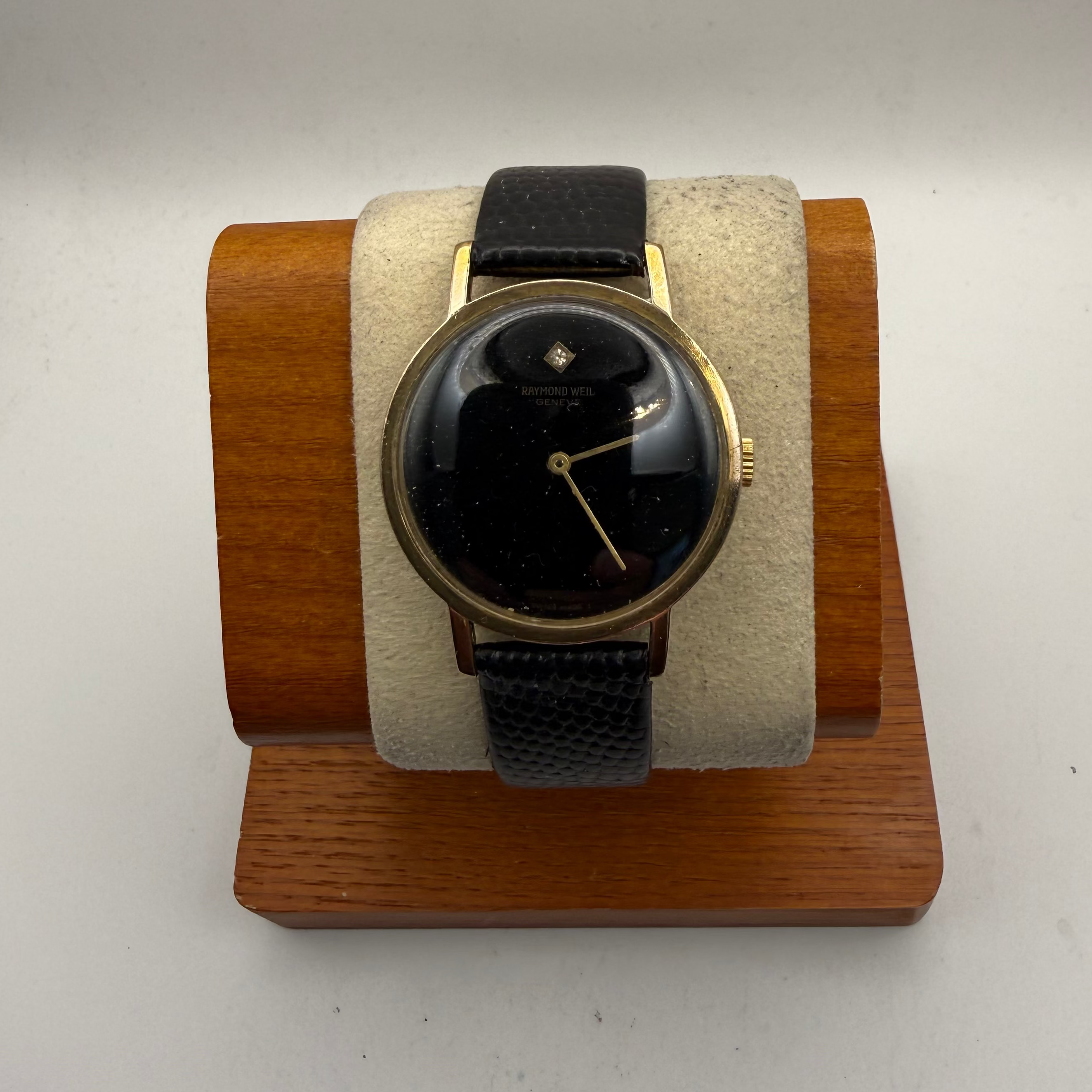 Vintage Raymond Weil Geneve Mechanical Wind Up Dress Watch Swiss Made 34mm- £85.00