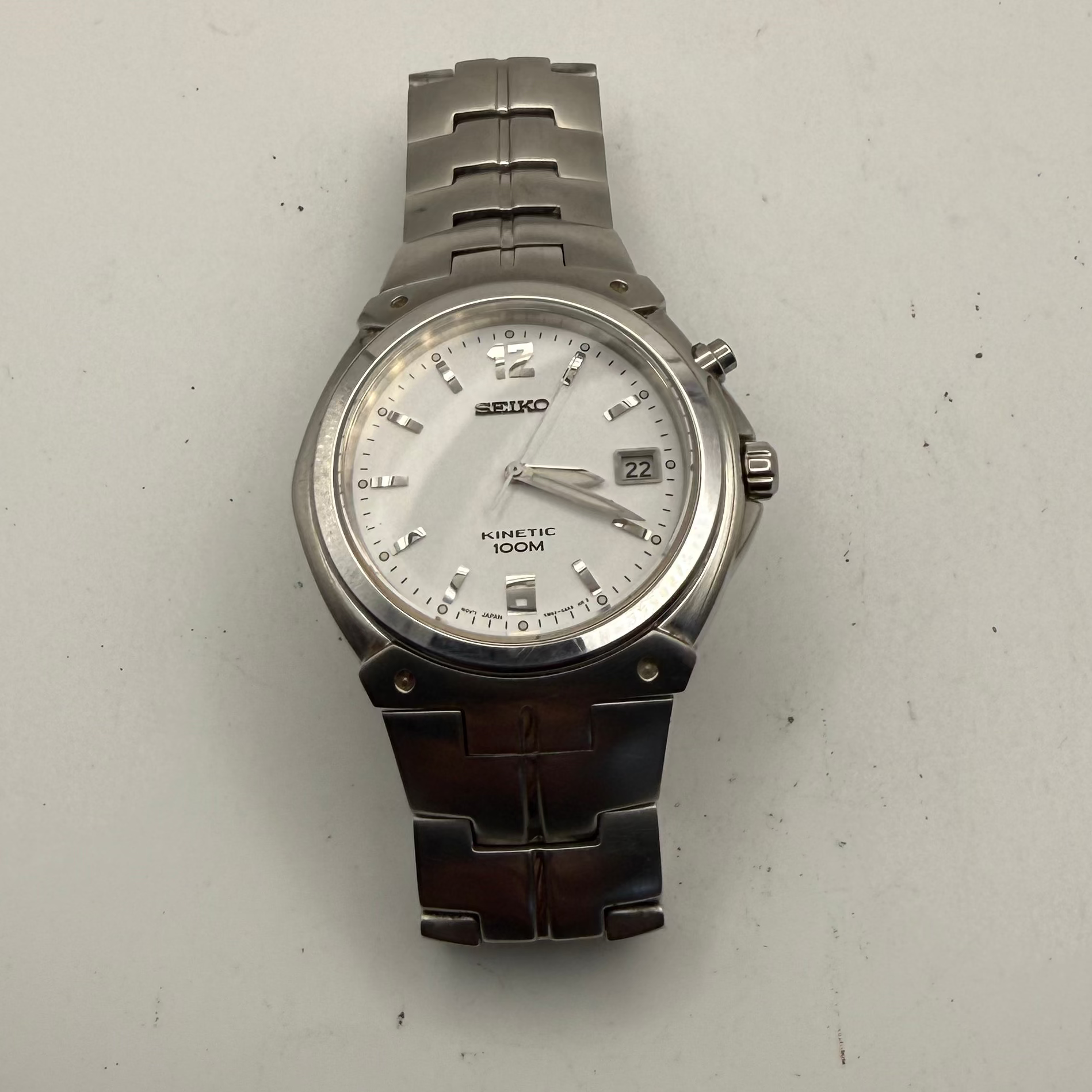 Seiko Kinetic 100M – White Dial – Fully Serviced – New Capacitor- £100.00