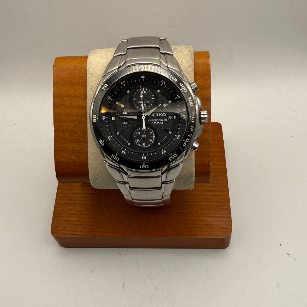 Seiko Chronograph 100M Quartz Men’s Watch 7T92-0HE0- £120.00