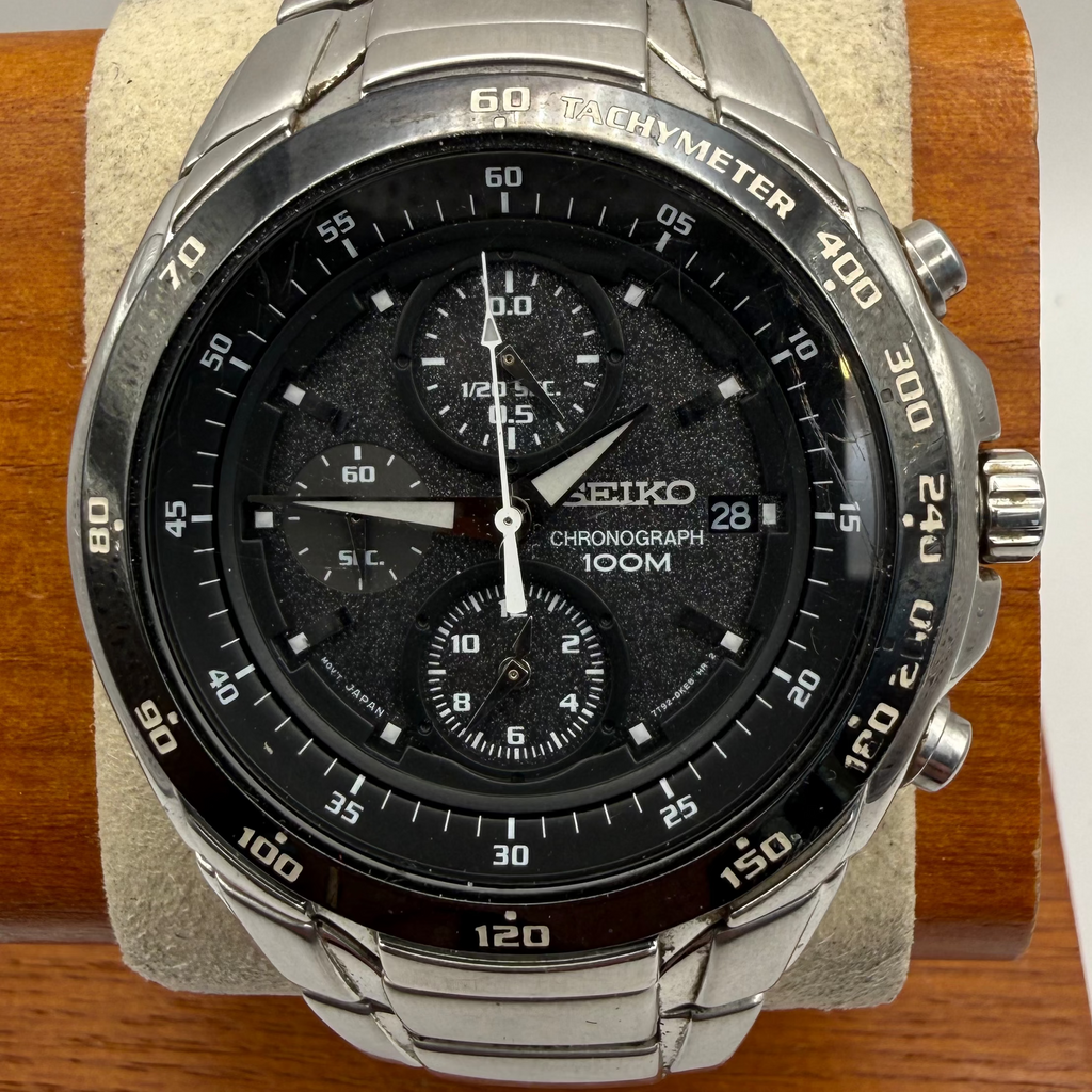 Seiko Chronograph 100M Quartz Men’s Watch 7T92-0HE0- £120.00