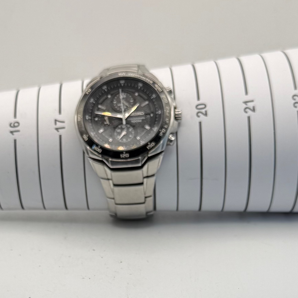Seiko Chronograph 100M Quartz Men’s Watch 7T92-0HE0- £120.00