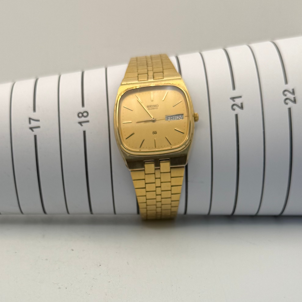 Vintage Seiko Quartz Day-Date Gold Tone Watch 8223-5210 - £69.99