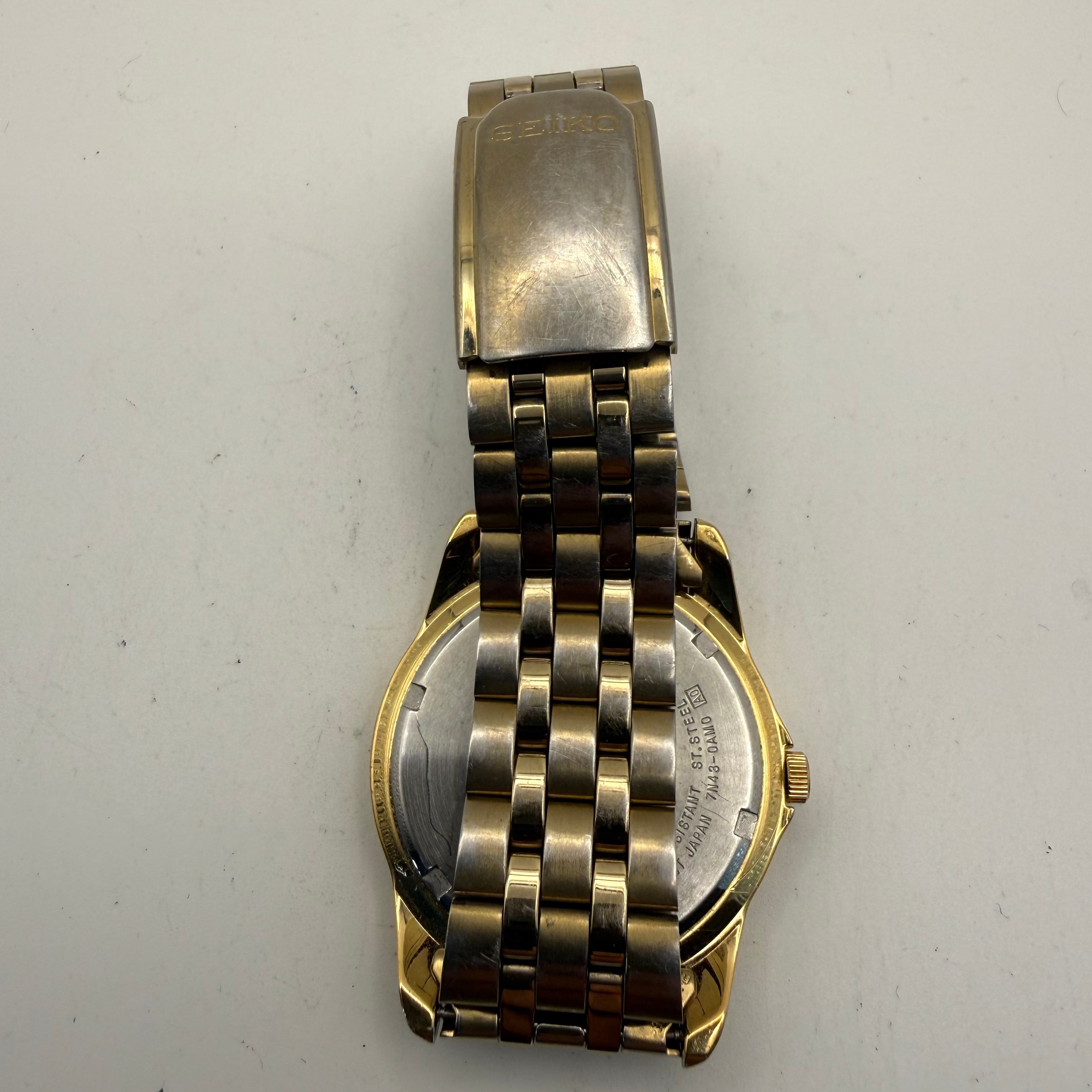 Seiko 7N43-0AB8 Gold Dial Quartz Day Date Watch Full Set Box Papers Receipt 2008- £50.00