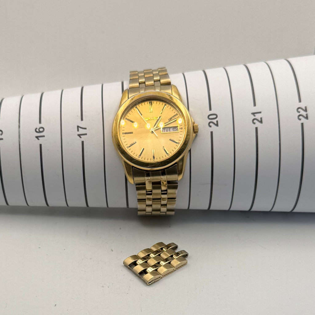 Seiko 7N43-0AB8 Gold Dial Quartz Day Date Watch Full Set Box Papers Receipt 2008- £50.00
