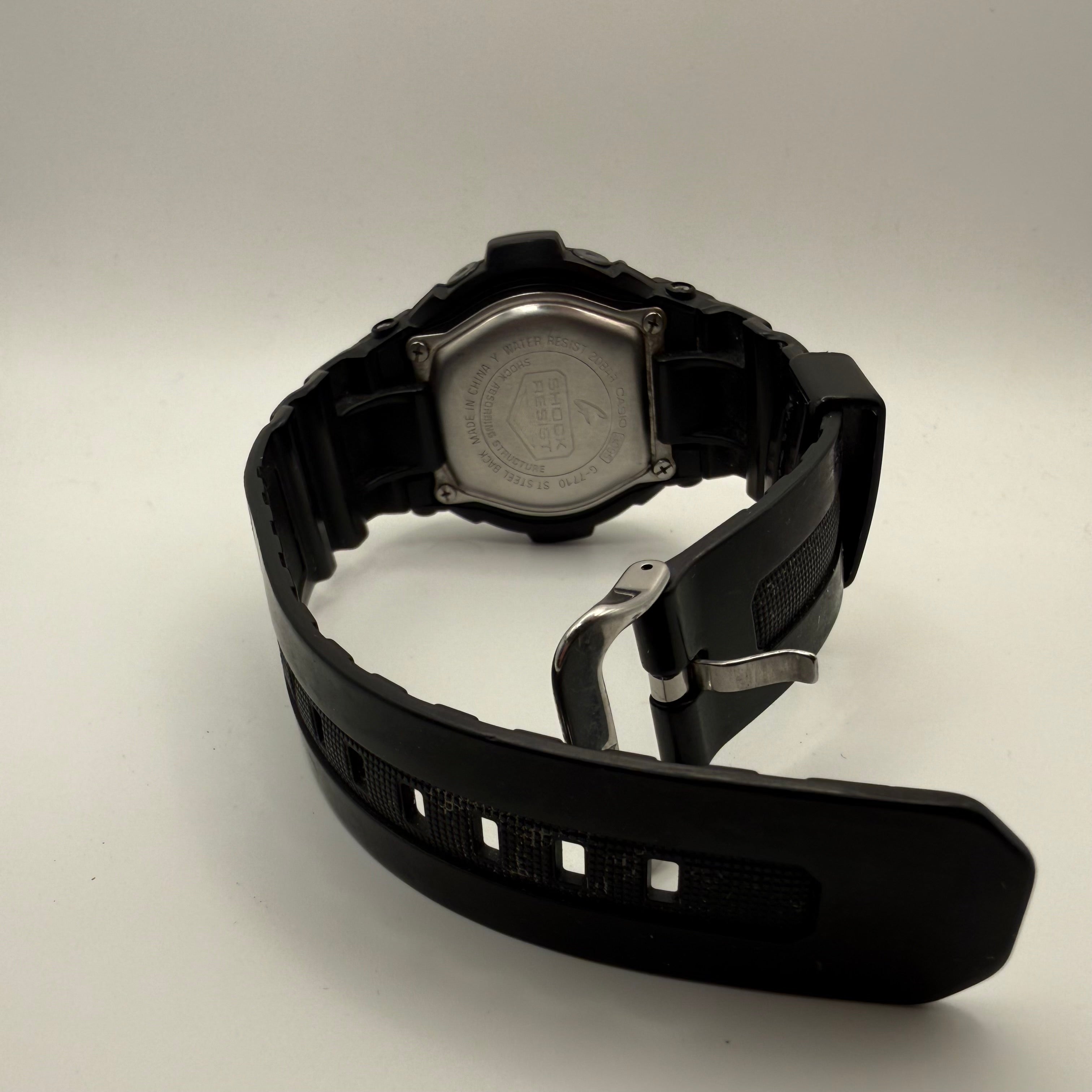 Casio G-Shock DW-6900 Black & Gold-£39.99