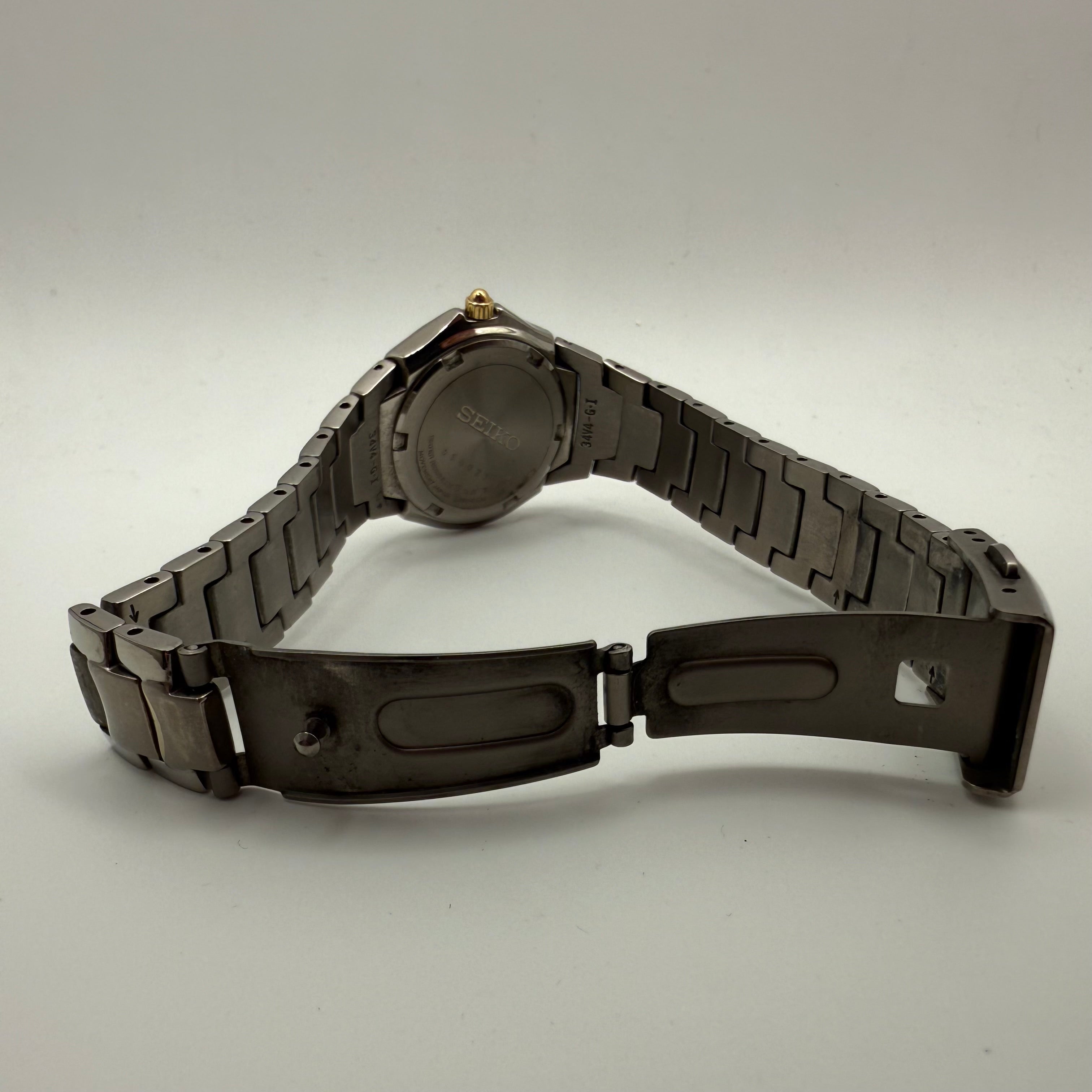 Seiko Titanium 50M White Dial Quartz Watch-£59.99