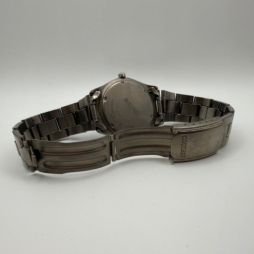 Seiko Titanium 50M Day-Date- £79.99