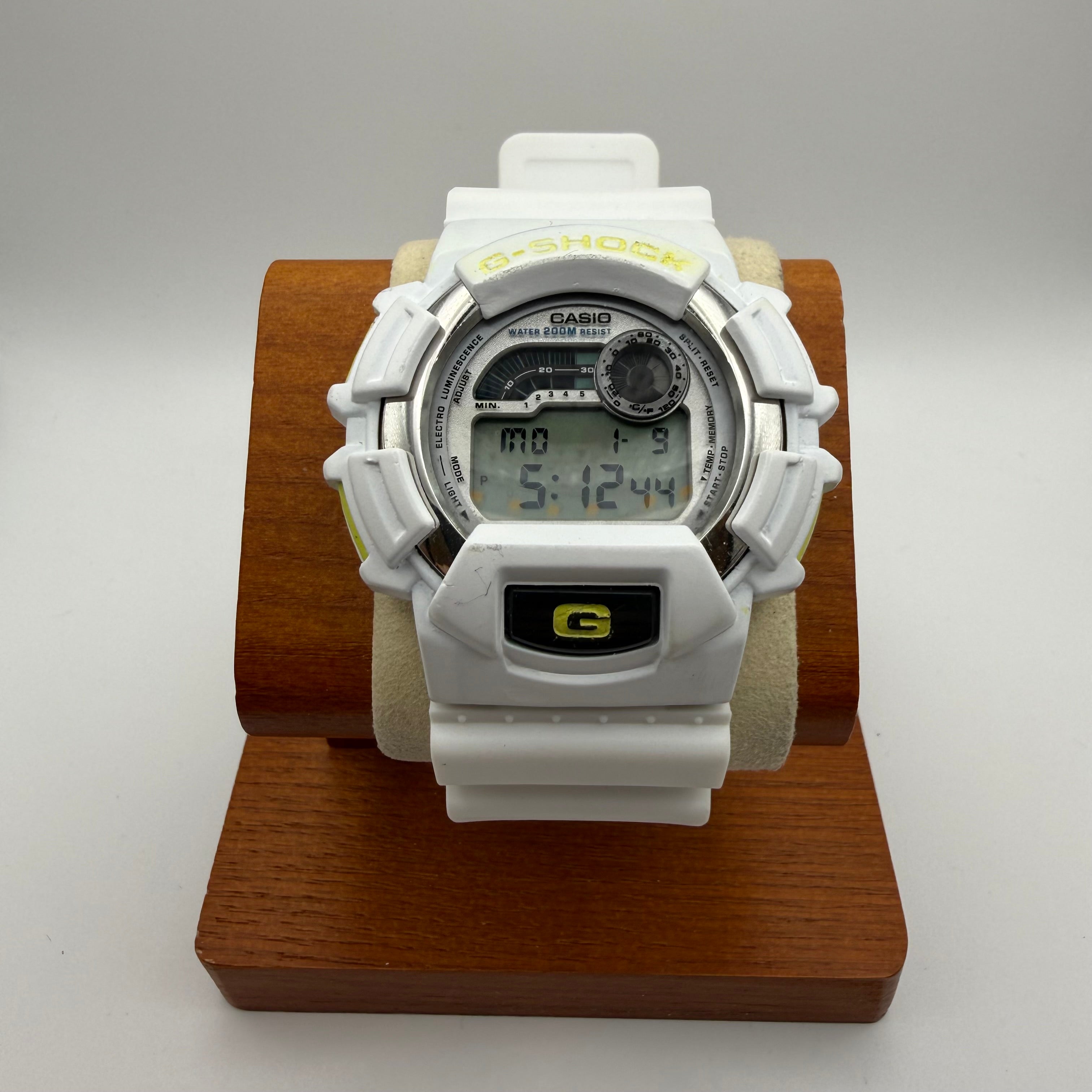 Casio G-Shock DW-9500 “Fox Fire” – c.1997-£99.99