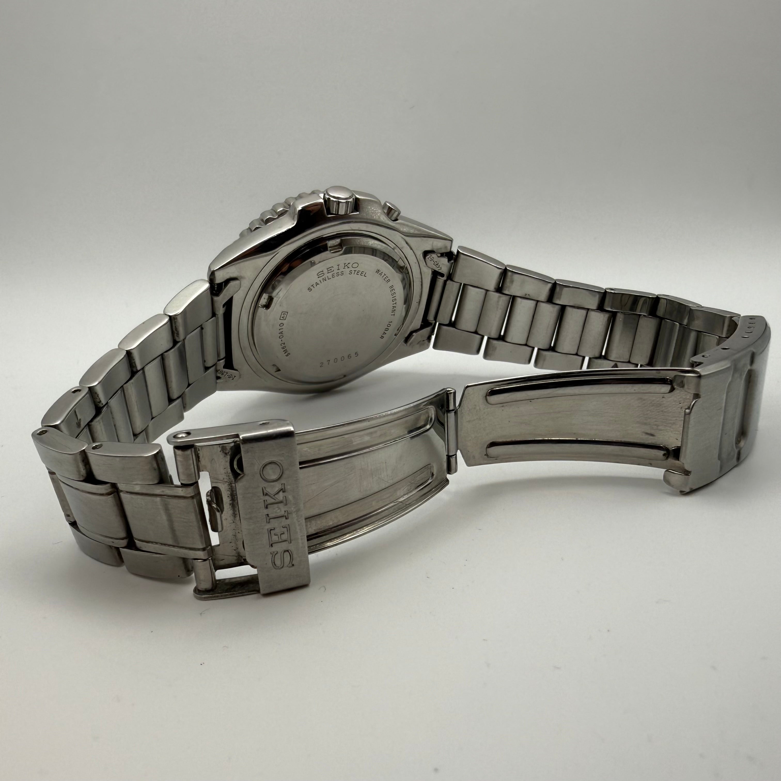 A classic early-2000s Seiko Kinetic sports watch featuring a striking blue dial- £119.99