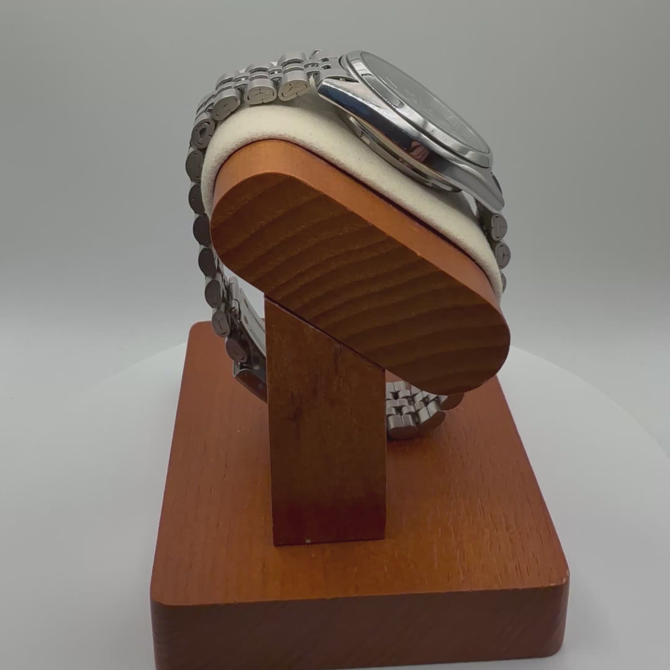 Seiko 5 automatic with a gorgeous deep blue sunburst dial, day-date-£129.99