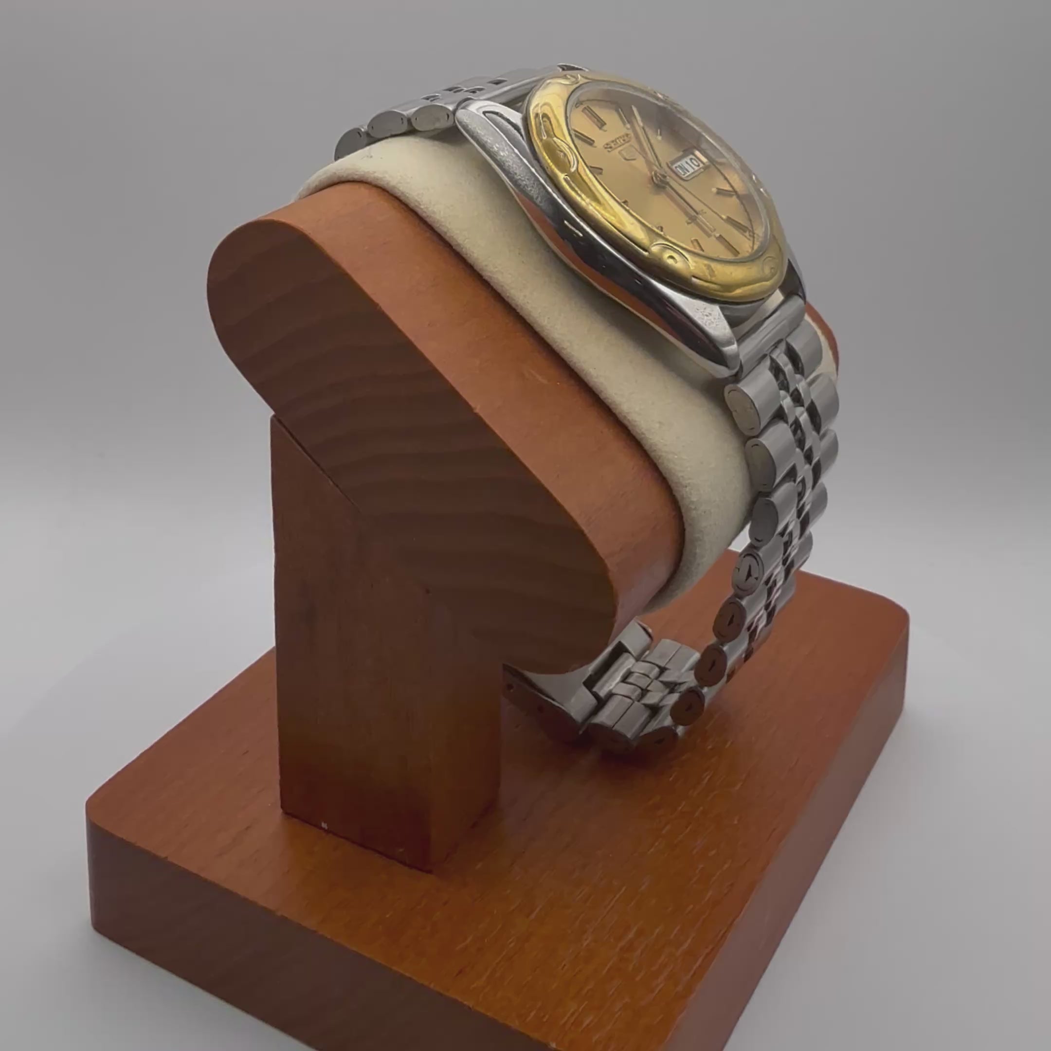 Seiko 5 Automatic Gold Dial Day-Date-£89.99