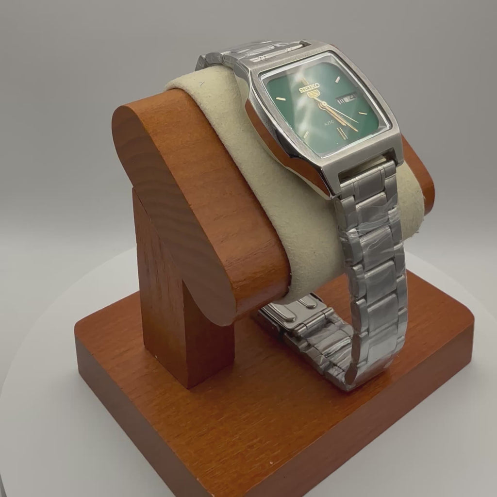 Seiko Automatic 8714-3035 – July 1979 – Green Dial – Vintage TV Case- £114.99