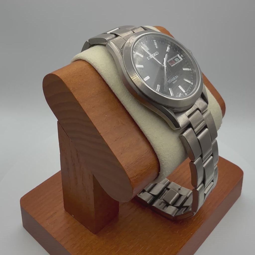 Seiko Titanium 50M Day-Date- £79.99